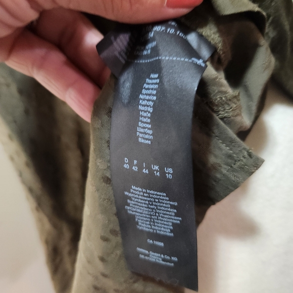 Comma  khaki colored blouse - Picture 7 of 8